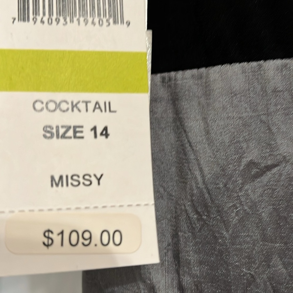 Cocktail Dress - Picture 3 of 3